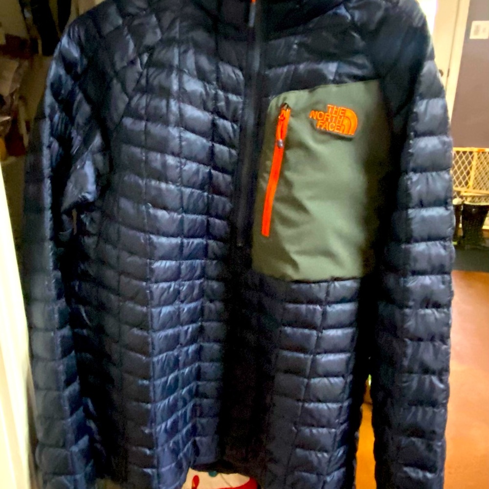 The North Face Thermoball half zip pullover puffer-Blue. Mens medium